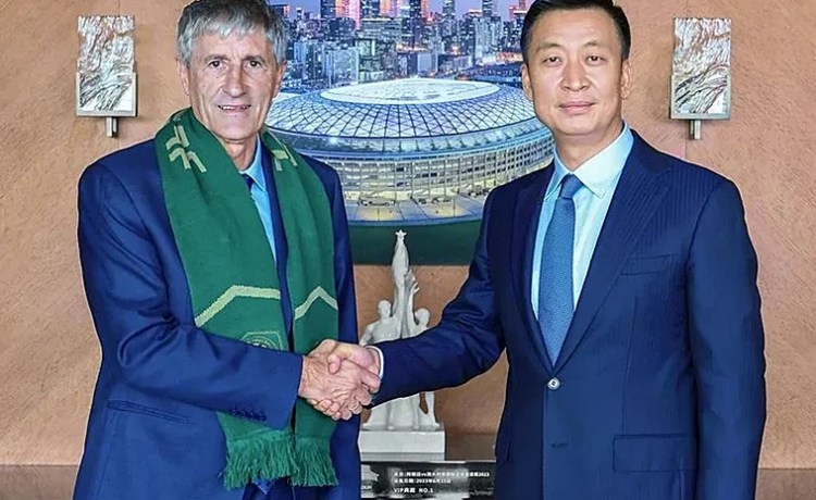 El Beijing Guoan chino ficha a Quique Setién y anuncia espectáculo y «muchos goles» El Beijing Guoan chino ficha a Quique Setién y anuncia espectáculo y «muchos goles»