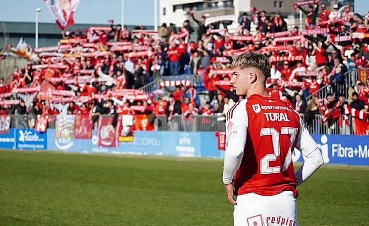 El Betis sondea a Antonio Toral, del Real Murcia, en caso de que haya alguna salida en el filial El Betis sondea a Antonio Toral, del Real Murcia, en caso de que haya alguna salida en el filial