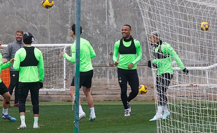 Lo Celso y Llorente no se entrenan a dos días del partido de Copa ante el Barcelona Lo Celso y Llorente no se entrenan a dos días del partido de Copa ante el Barcelona