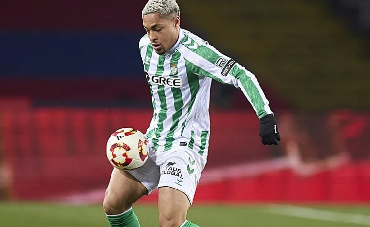 El Betis cierra la puerta de salida en enero a Vitor Roque El Betis cierra la puerta de salida en enero a Vitor Roque