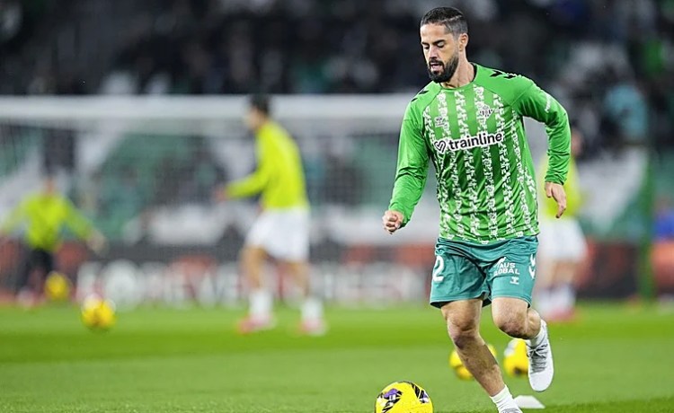 Isco apunta alto: «Mi sueño es ganar un título, tocar plata con el Betis» Isco apunta alto: «Mi sueño es ganar un título, tocar plata con el Betis»