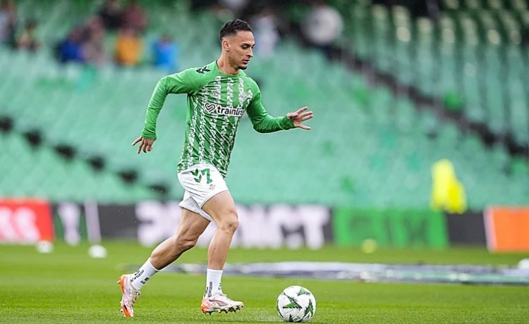 Antony y la vuelta ante el Vitoria: «Confiamos en el equipo que tenemos» Antony y la vuelta ante el Vitoria: «Confiamos en el equipo que tenemos»