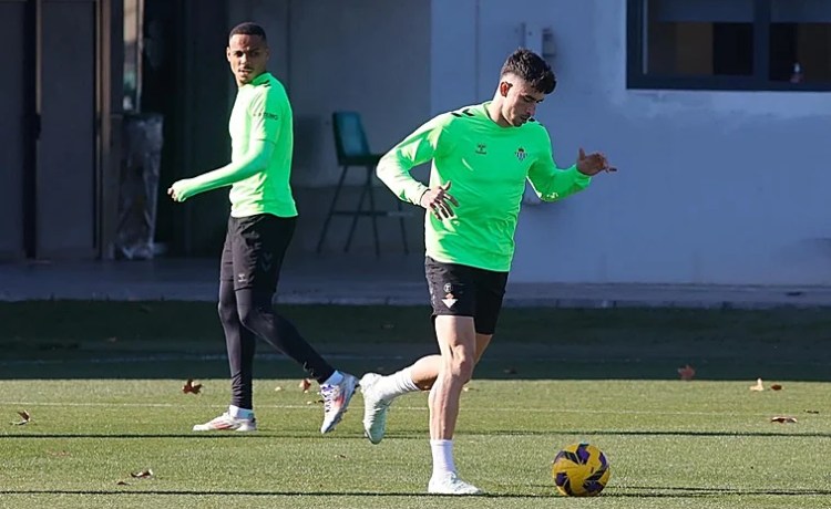 Lo Celso se probará esta semana y Marc Roca volverá tras el parón Lo Celso se probará esta semana y Marc Roca volverá tras el parón