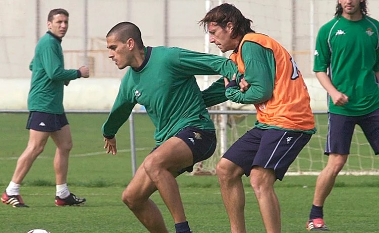 El Betis contacta con Juanito para reforzar su dirección deportiva El Betis contacta con Juanito para reforzar su dirección deportiva