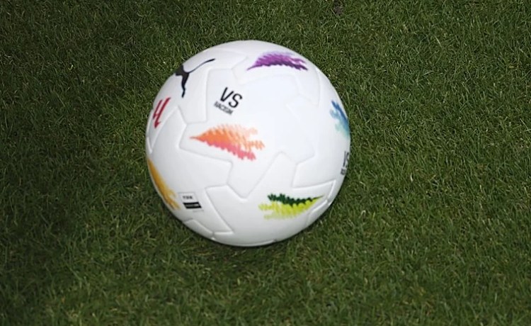 El balón especial con el que Betis y Sevilla disputarán el derbi El balón especial con el que Betis y Sevilla disputarán el derbi