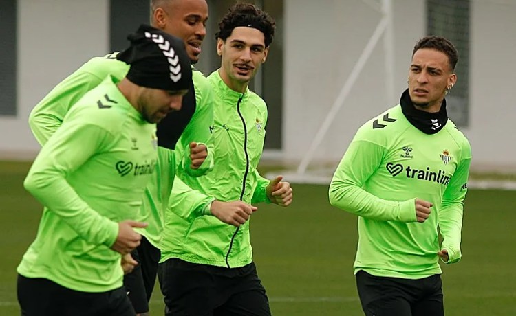 Johnny Cardoso y Lo Celso, listos para el derbi Johnny Cardoso y Lo Celso, listos para el derbi