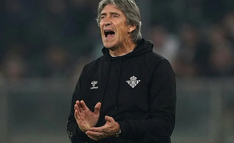 Manuel Pellegrini, mejor entrenador del mes de marzo para LaLiga Manuel Pellegrini, mejor entrenador del mes de marzo para LaLiga