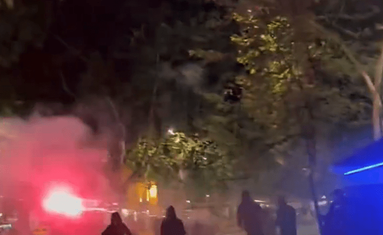 Incidentes entre ultras en la Alameda antes del Betis – Fiorentina Incidentes entre ultras en la Alameda antes del Betis – Fiorentina