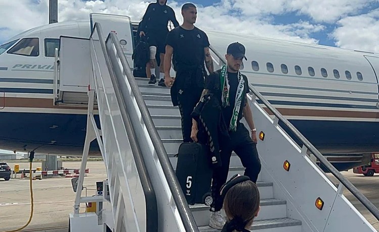 Alegría y concentración a partes iguales, así ha regresado el Betis tras su pase a la final de la Conference League Alegría y concentración a partes iguales, así ha regresado el Betis tras su pase a la final de la Conference League