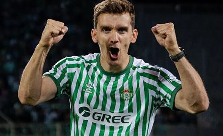 Así es la camiseta oficial del Betis para disputar ante el Chelsea la primera final europea de su historia Así es la camiseta oficial del Betis para disputar ante el Chelsea la primera final europea de su historia