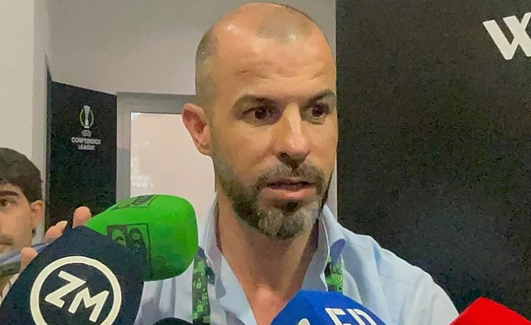 Manu Fajardo: «Trabajaré para que la afición del Betis esté habituada a vivir más momentos como el de hoy» Manu Fajardo: «Trabajaré para que la afición del Betis esté habituada a vivir más momentos como el de hoy»