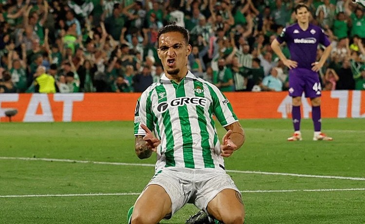 Antony y Cardoso cierran la temporada con dos mensajes: «Mucho Betis siempre» Antony y Cardoso cierran la temporada con dos mensajes: «Mucho Betis siempre»
