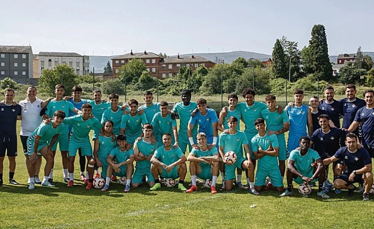 El Betis juvenil busca su primer título en la Copa de Campeones y el premio de la Youth League El Betis juvenil busca su primer título en la Copa de Campeones y el premio de la Youth League