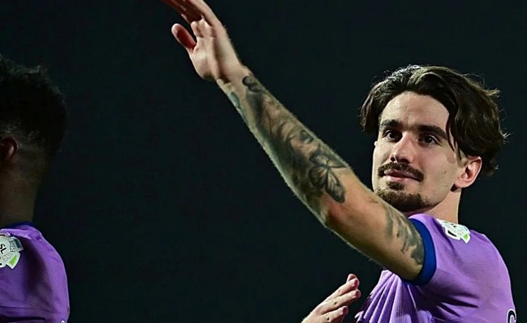 El Betis, cerca de traspasar a Álex Collado por 2,5 millones de euros El Betis, cerca de traspasar a Álex Collado por 2,5 millones de euros