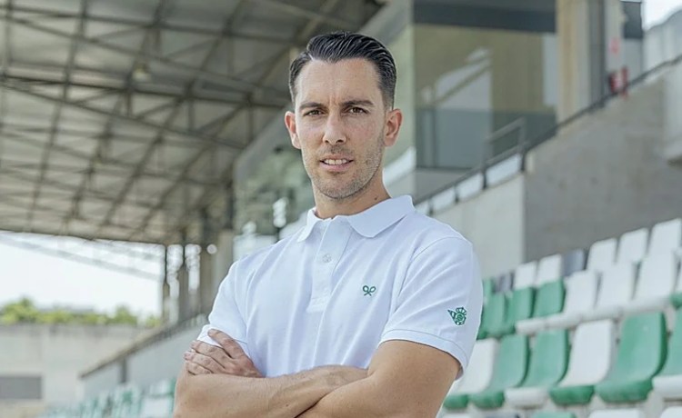 La declaración de amor de Javi Medina al Betis: «No se sale porque no se puede escapar de lo perpetuo» La declaración de amor de Javi Medina al Betis: «No se sale porque no se puede escapar de lo perpetuo»