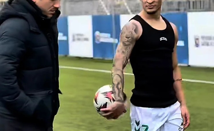 Nuevo guiño de Antony al Real Betis durante sus vacaciones Nuevo guiño de Antony al Real Betis durante sus vacaciones