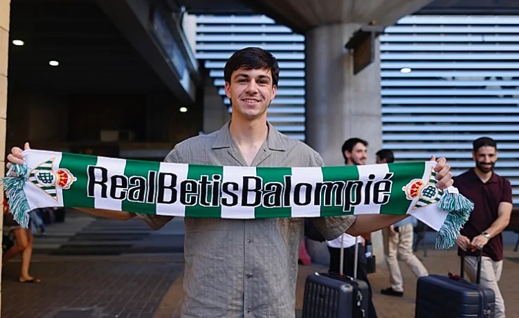 Pau López y Petit iniciarán la intensa semana verdiblanca Pau López y Petit iniciarán la intensa semana verdiblanca