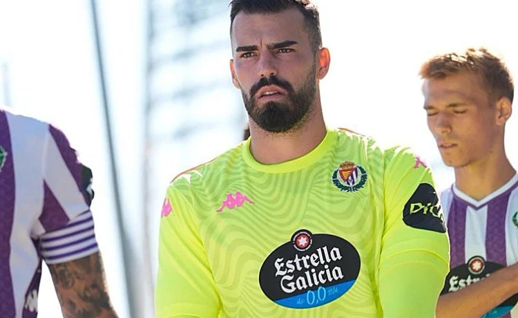 La parada de Guilherme a Vidal en el amistoso del Valladolid ante el Colo Colo La parada de Guilherme a Vidal en el amistoso del Valladolid ante el Colo Colo