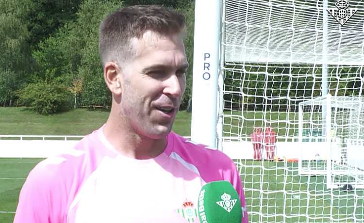 Adrián, ilusionado con la temporada: «Tenemos un grupo muy sano, humilde y trabajador» Adrián, ilusionado con la temporada: «Tenemos un grupo muy sano, humilde y trabajador»