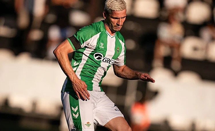 El Betis insta a Perraud a que encuentre una salida El Betis insta a Perraud a que encuentre una salida