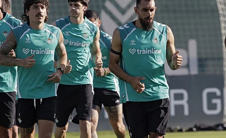 Betis y Celta tratan las variables por Borja Iglesias Betis y Celta tratan las variables por Borja Iglesias