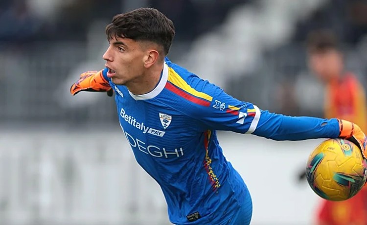 El meta rumano Rafaila pasa reconocimiento médico antes de firmar por el Betis Deportivo El meta rumano Rafaila pasa reconocimiento médico antes de firmar por el Betis Deportivo