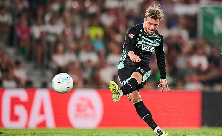 El Betis paga cara la ausencia de Isco y la necesidad de un pivote El Betis paga cara la ausencia de Isco y la necesidad de un pivote