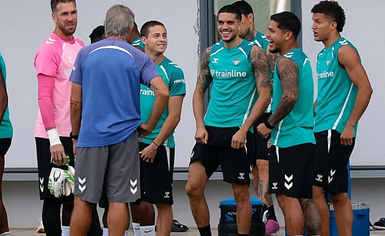 Bartra se probará este viernes para saber si jugará el Levante – Betis Bartra se probará este viernes para saber si jugará el Levante – Betis
