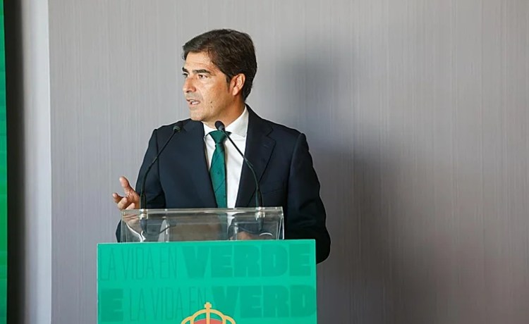 Haro evita poner plazos a las obras en el Benito Villamarín «hasta que no lo cerremos con la constructora» Haro evita poner plazos a las obras en el Benito Villamarín «hasta que no lo cerremos con la constructora»