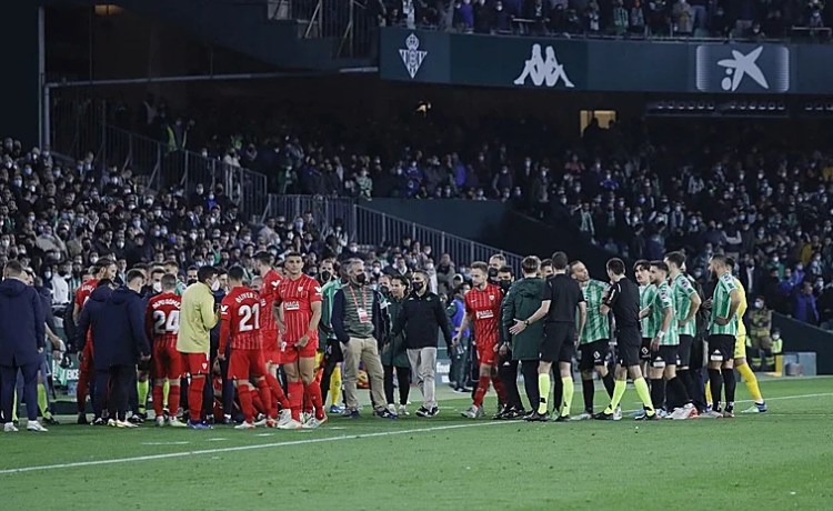 Guardado y el derbi del palo: «Todo lo que pasó ahí fue una vergüenza» Guardado y el derbi del palo: «Todo lo que pasó ahí fue una vergüenza»