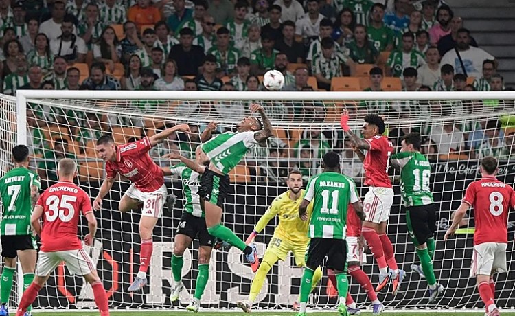 Los problemas defensivos hacen que el Betis no cierre definitivamente su portería Los problemas defensivos hacen que el Betis no cierre definitivamente su portería