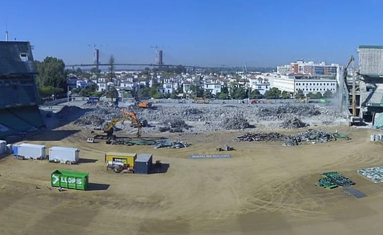 La vieja grada de Preferencia del Villamarín ya es historia La vieja grada de Preferencia del Villamarín ya es historia