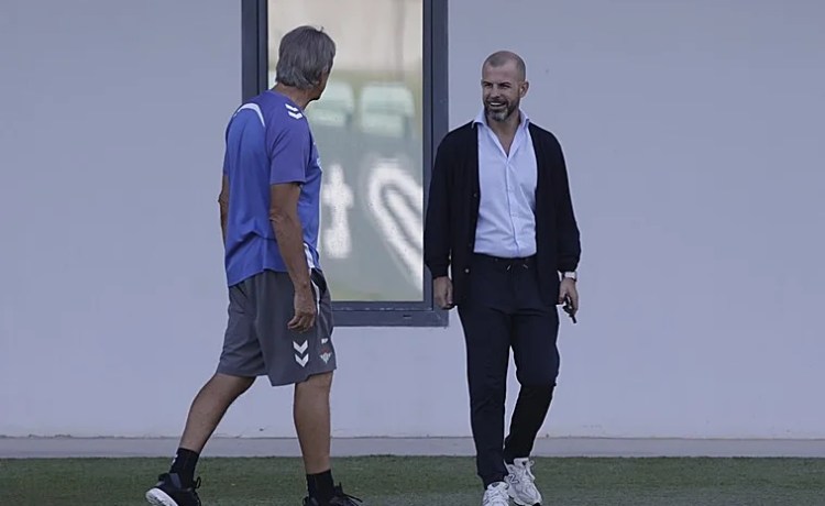 Pellegrini y el Betis: diálogo continuo respetando los plazos marcados Pellegrini y el Betis: diálogo continuo respetando los plazos marcados