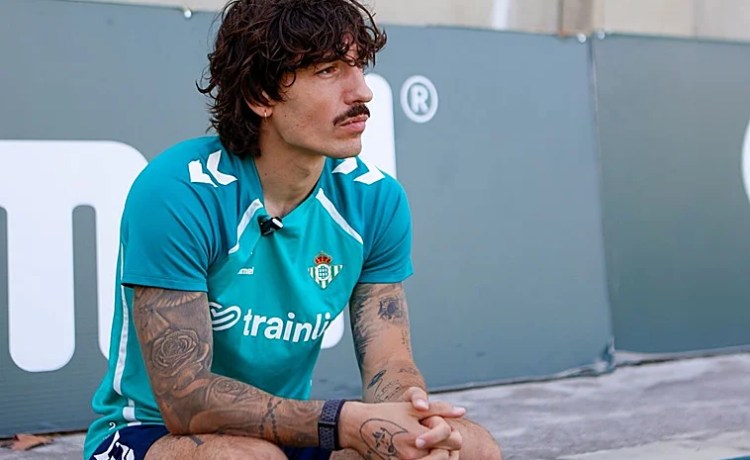 Bellerín: «El fútbol está dormido ante la atrocidad en Gaza» Bellerín: «El fútbol está dormido ante la atrocidad en Gaza»