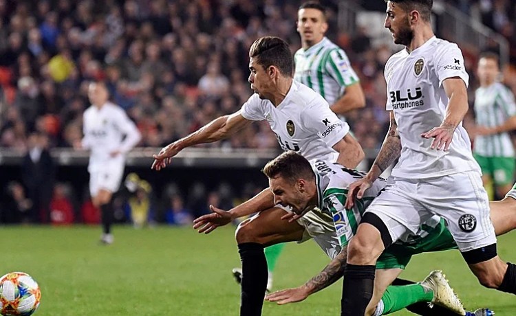 Piccini recuerda su etapa en el Betis: «Mi estilo de vida era de salir, de disfrutar de la vida, de la noche» Piccini recuerda su etapa en el Betis: «Mi estilo de vida era de salir, de disfrutar de la vida, de la noche»