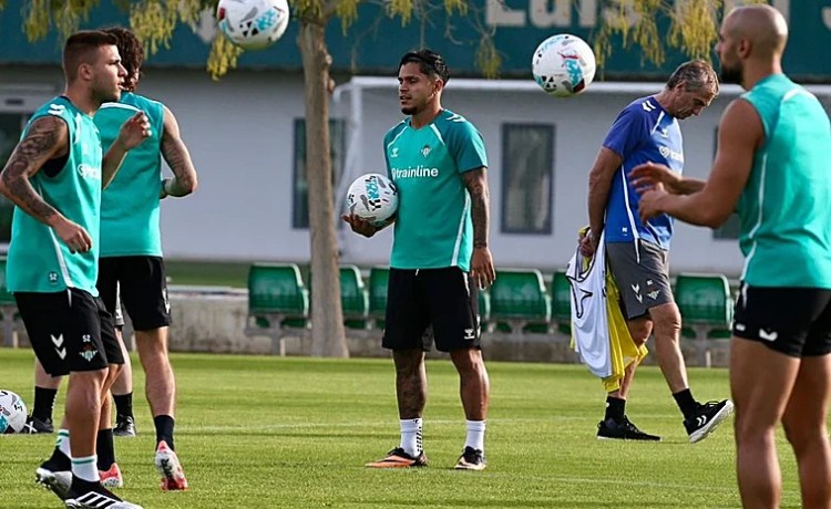 Lo Celso y el Cucho ya se entrenan a las órdenes de Pellegrini Lo Celso y el Cucho ya se entrenan a las órdenes de Pellegrini