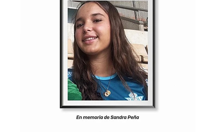 El Betis le dedica su partido ante el Villarreal a Sandra, víctima del bullying El Betis le dedica su partido ante el Villarreal a Sandra, víctima del bullying