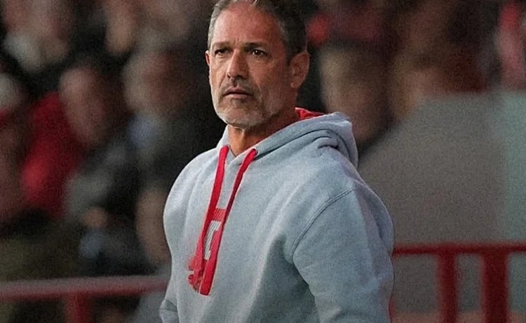 El Torrent cambia de entrenador tras conocer que jugará ante el Betis El Torrent cambia de entrenador tras conocer que jugará ante el Betis