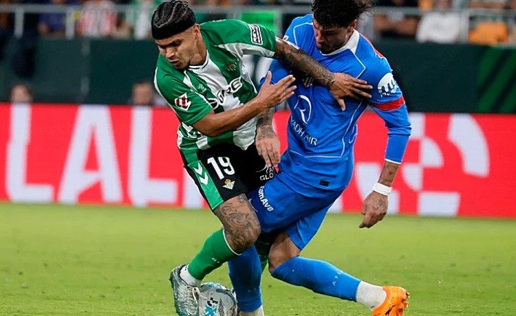 Cucho Hernández, sobre el paso al frente del Betis: «Es algo de lo que no hablamos mucho pero que todo el equipo tiene en mente» Cucho Hernández, sobre el paso al frente del Betis: «Es algo de lo que no hablamos mucho pero que todo el equipo tiene en mente»