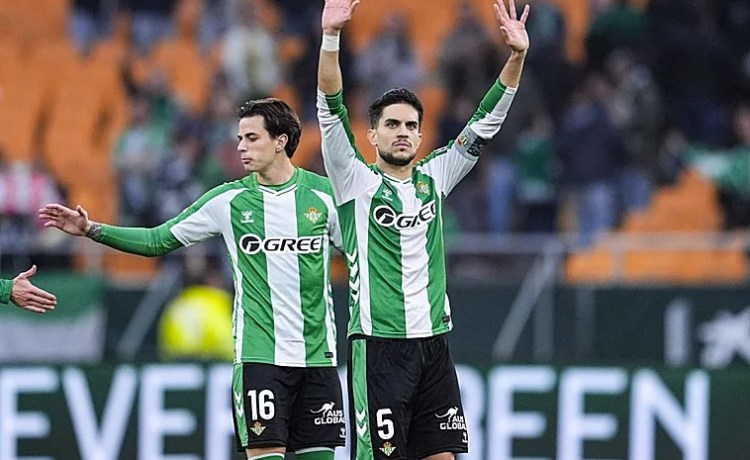 El recuerdo de Bartra tras cumplir ocho años como jugador del Betis El recuerdo de Bartra tras cumplir ocho años como jugador del Betis