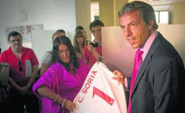La apuesta de Cristóbal Soria con Roberto Leal: «Una camiseta del Real Betis Balompié» La apuesta de Cristóbal Soria con Roberto Leal: «Una camiseta del Real Betis Balompié»