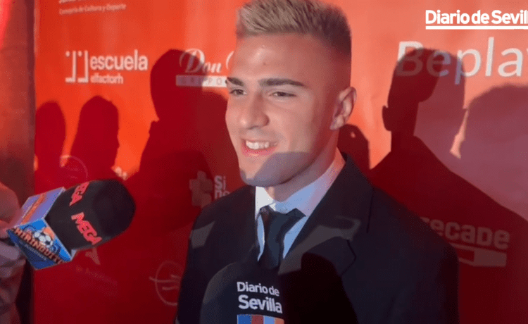 Pablo García y su sueño de hacerse un hueco en el once de Pellegrini: “El Betis es mi vida” Pablo García y su sueño de hacerse un hueco en el once de Pellegrini: “El Betis es mi vida”