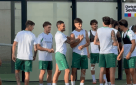 Así fue el primer entreno de Ceballos en el Betis; de la complicidad con Morante a los abrazos con Bellerín Así fue el primer entreno de Ceballos en el Betis; de la complicidad con Morante a los abrazos con Bellerín