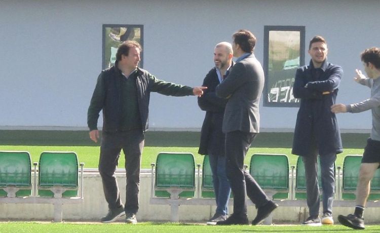 Los directivos del Betis apoyan a la plantilla para el Gran Derbi Los directivos del Betis apoyan a la plantilla para el Gran Derbi