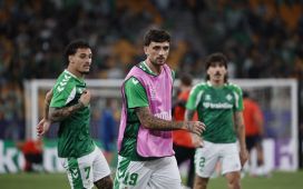 Varios encapuchados entraron en casa de Troy Parrot durante el Betis-Barcelona Varios encapuchados entraron en casa de Troy Parrot durante el Betis-Barcelona