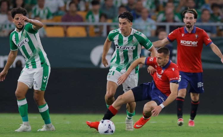 La enésima mutación lleva otra vez al Betis al fútbol asociativo La enésima mutación lleva otra vez al Betis al fútbol asociativo