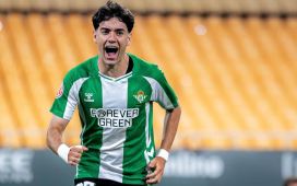 Iván Corralejo recuerda su debut con el Betis y la memoria de su abuelo: «lo más bonito que me ha pasado en la vida» Iván Corralejo recuerda su debut con el Betis y la memoria de su abuelo: «lo más bonito que me ha pasado en la vida»