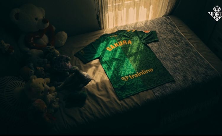 Las similitudes que guarda el último anuncio del Real Betis con el del Triana CF Las similitudes que guarda el último anuncio del Real Betis con el del Triana CF
