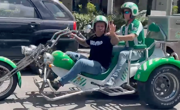 El simpático vídeo de Marcos Assunçao en la ‘moto Betis’: «Llegando al partido» El simpático vídeo de Marcos Assunçao en la ‘moto Betis’: «Llegando al partido»