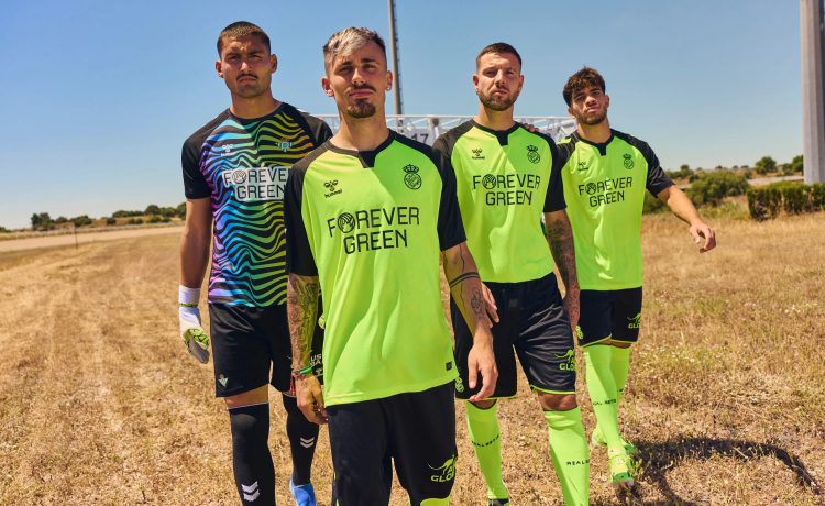 El Real Betis hace oficial su segunda equipación 24/25: todos los detalles El Real Betis hace oficial su segunda equipación 24/25: todos los detalles